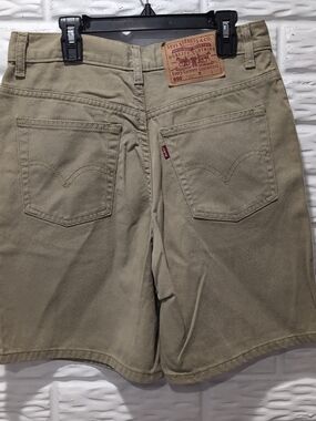 Levi's 550 Women's Size 6 Relaxed Fit Shorts Olive Green 90s Baggy Mom High Rise